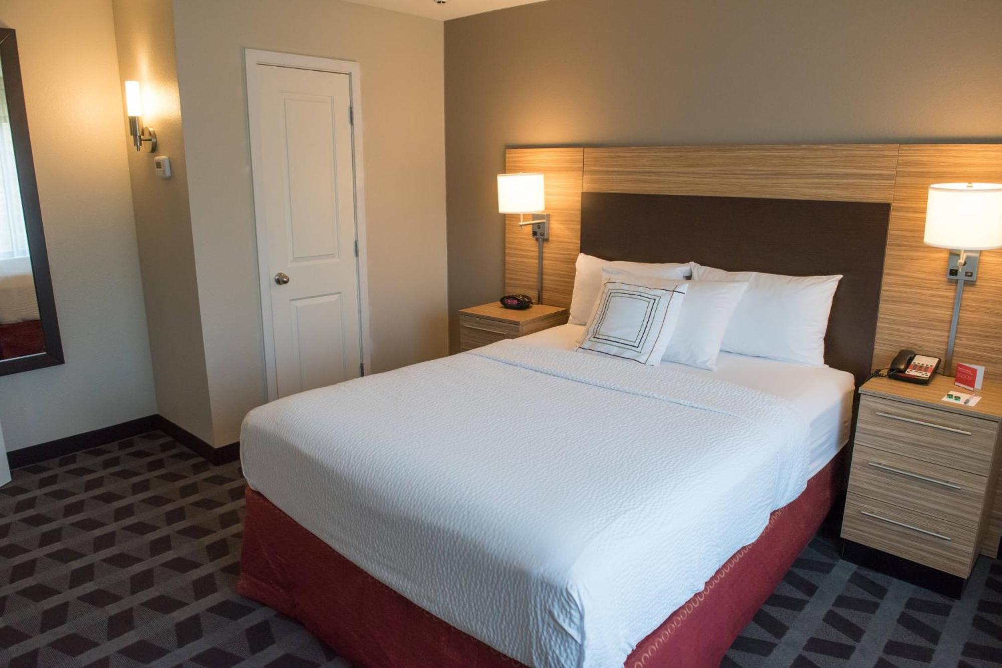 Towneplace Suites By Marriott Battle Creek Exterior photo