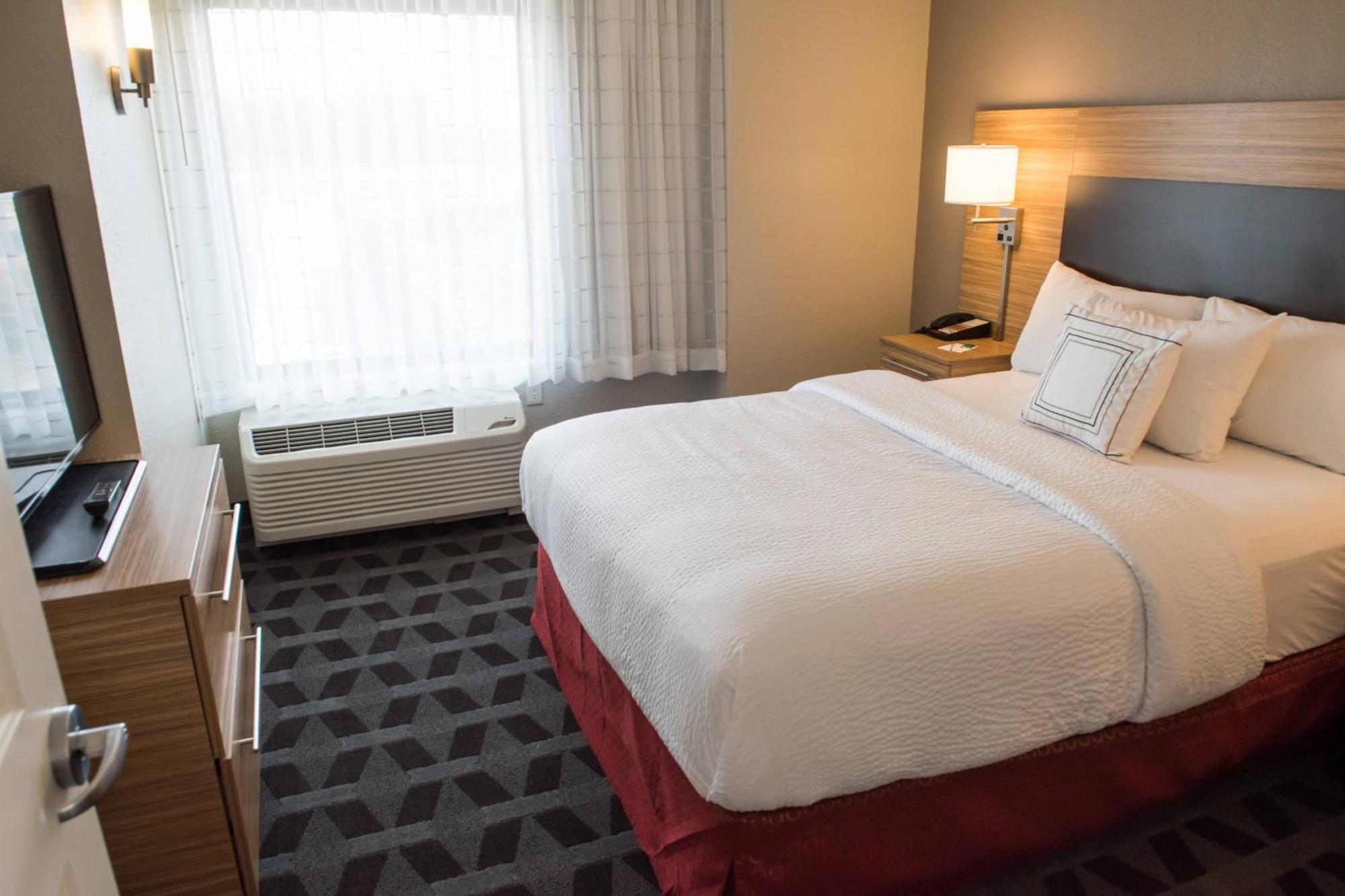 Towneplace Suites By Marriott Battle Creek Exterior photo